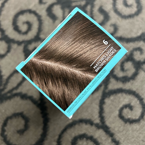 L'Oreal Magic Root Rescue Quick-Fix Kit - Picture 3 of 3